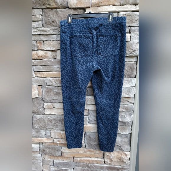 Spanx Jeans - Picture 3 of 8